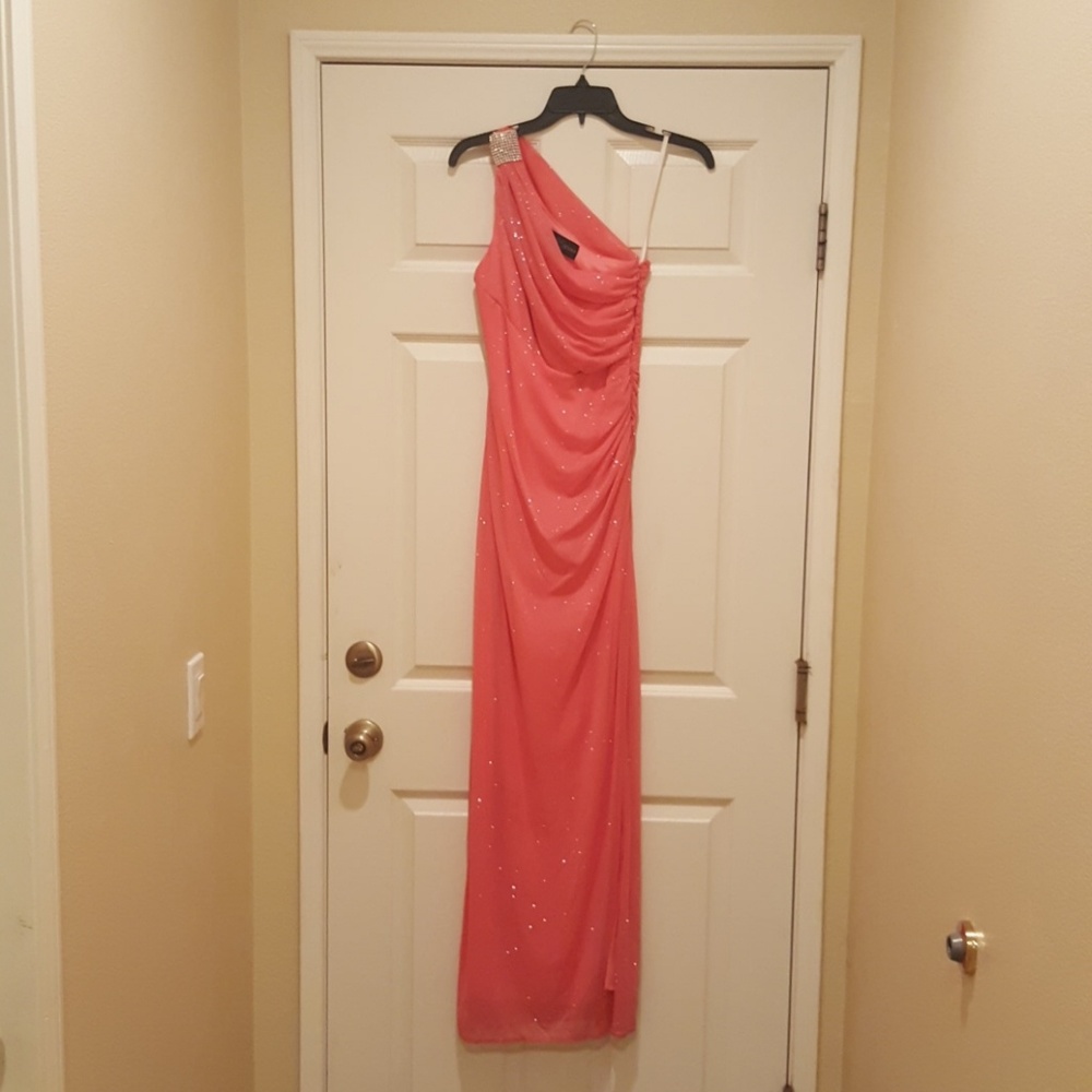 One shoulder gown